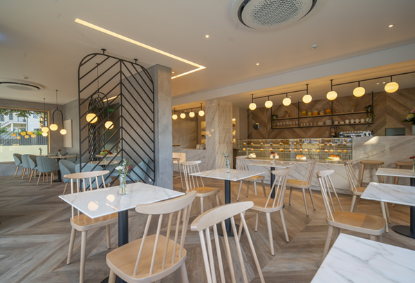 舒適感極強(qiáng)的咖啡店裝修實(shí)景圖片